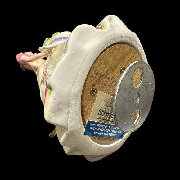 Vintage Schmid Yamada Originals Musical Porcelain Victorian Woman, Music Box - Picture 7 of 7